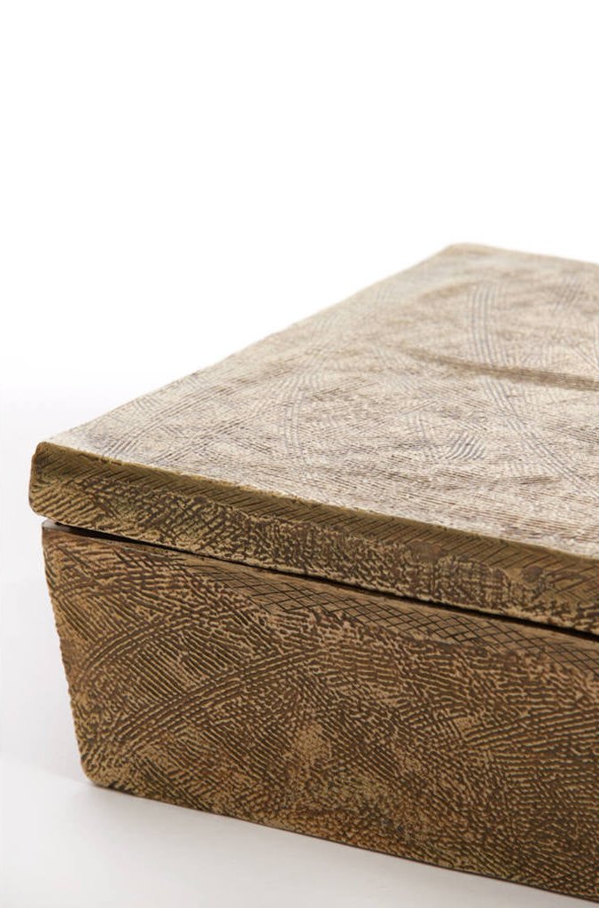 Caja con Tapa de Metal | Elegante y Funcional | 10A X 13L X 7.5H CM