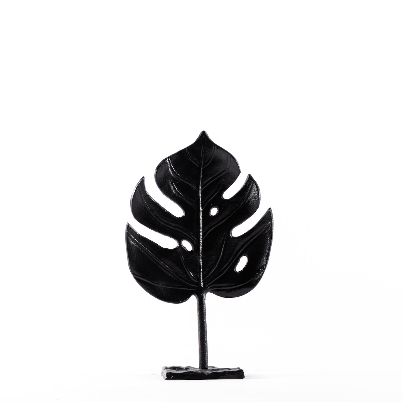 Escultura HOJA en Base Negra – Decoración Moderna y Sofisticada