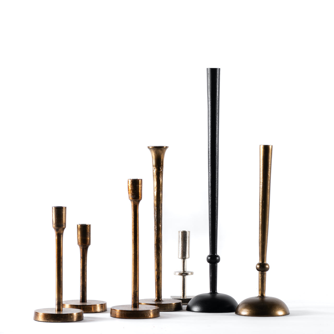 Candelabro ALU Dorado M – Estilo Moderno y Sofisticado | 12D X 38H CM
