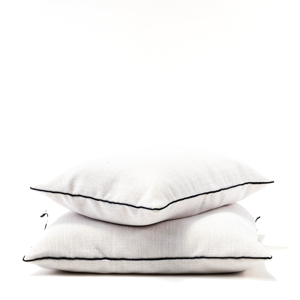 Cojín algodón blanco con trama vivo azul marino 60 X 60 CM