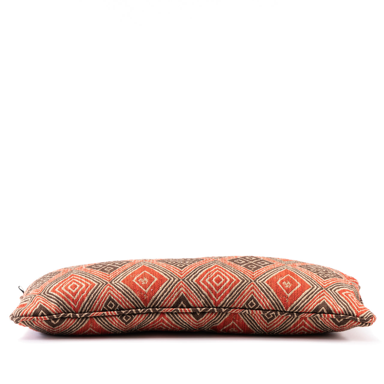 COJIN TAPIZROJO CON CAFÉ Y FIGURAS VIVO MISMA TELA 30 X 70 CM