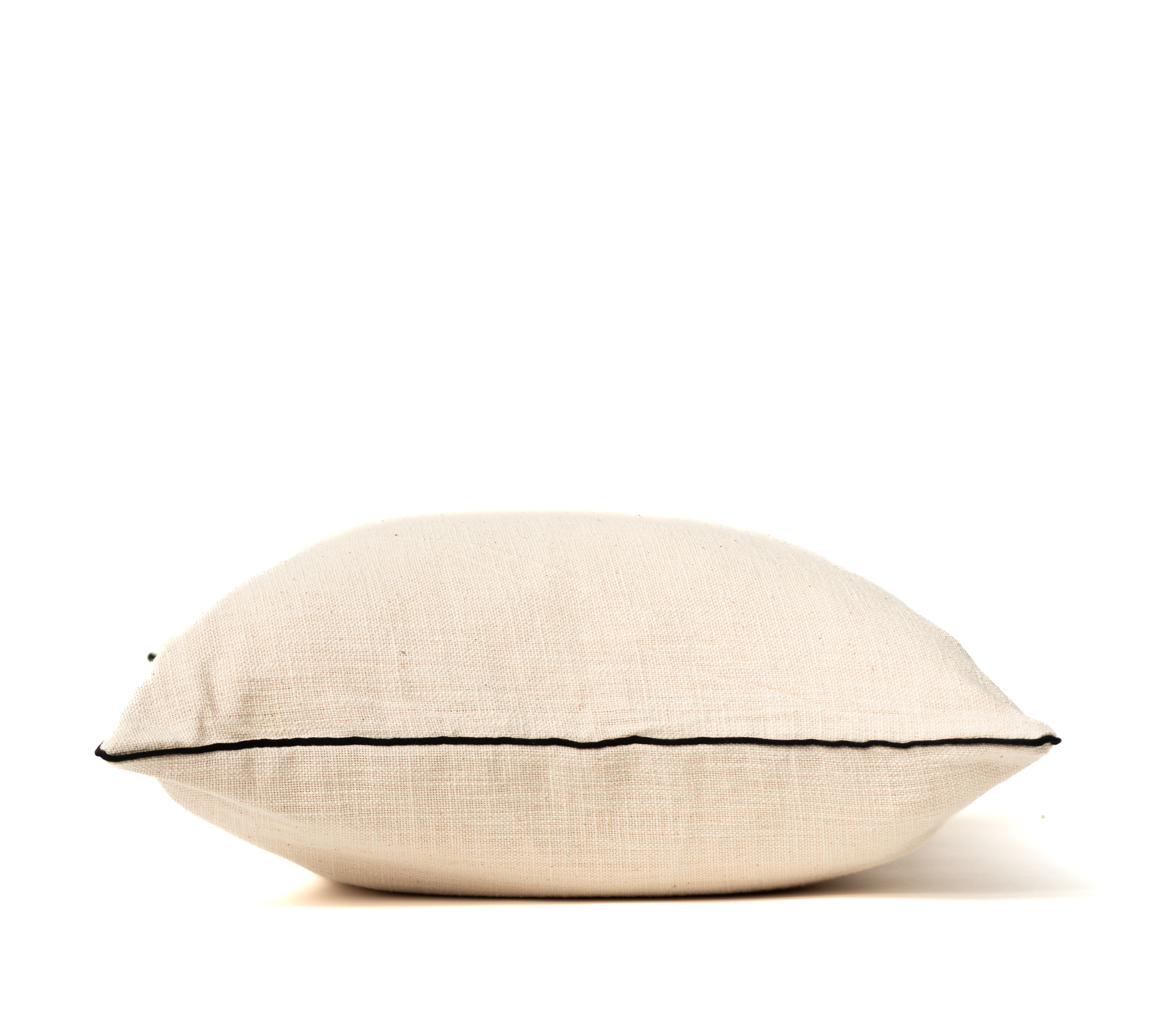 COJÍN LINO CREMA VIVO NEGRO / 50 X 50 CM