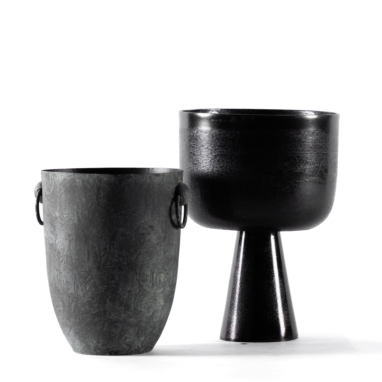 Bowl de Fierro Gris con Asas - Funcionalidad rústica y elegante