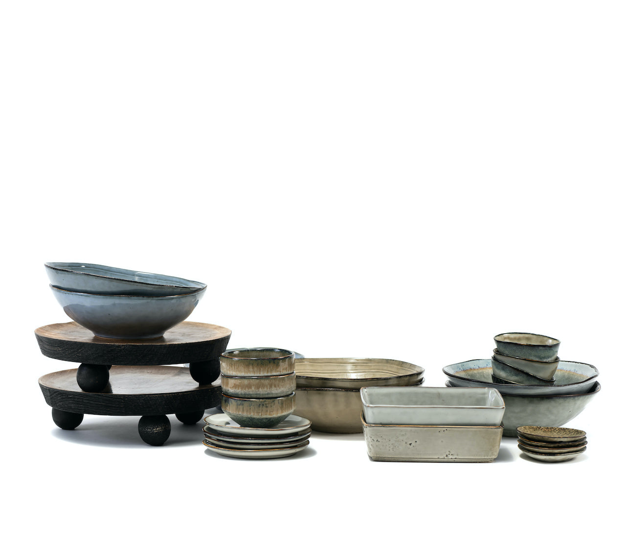 FUENTE GRES CON LINEAS ARRIBA CELESTE / 25D X 7.5H CM