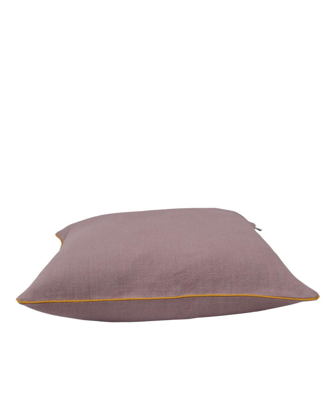 COJIN LINO LAVANDA CON VIVO MOSTAZA / 50 X 50 CM