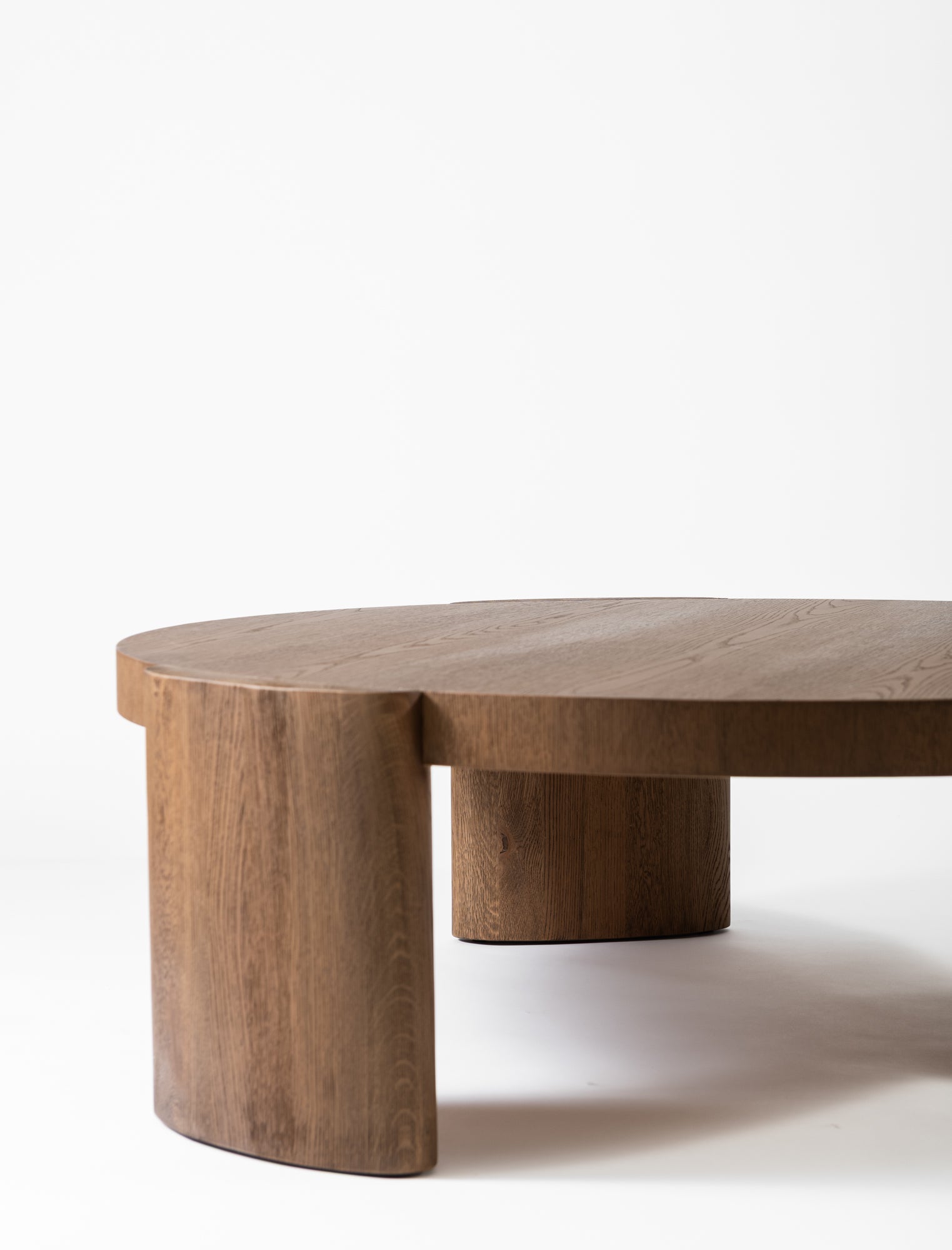 MESA DE CENTRO | Mesa de centro de Roble con acabado Natural 122D X 38H CM