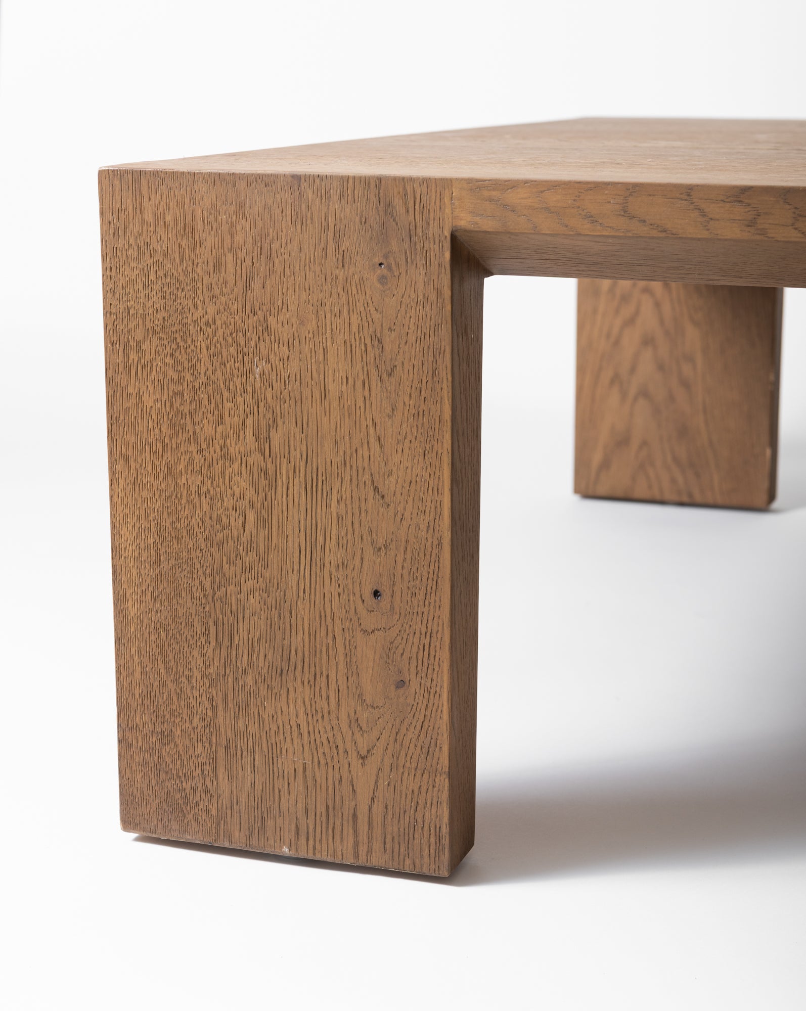 MESA DE CENTRO | Mesa de centro de Roble con acabado Natural 102A X 162.5L X 38H CM