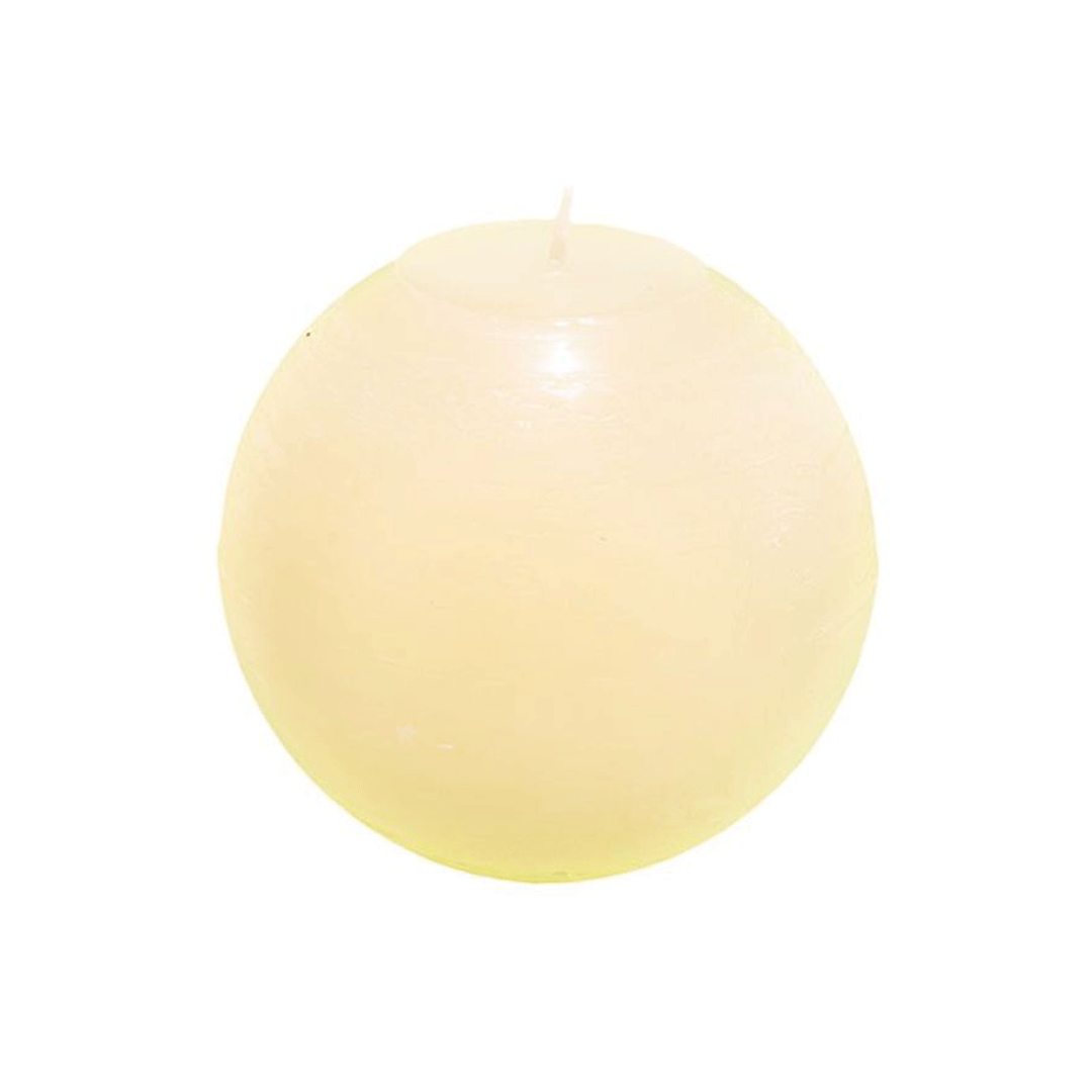 Vela rústica en forma de bola color Off White de 12 cm de diámetro, con una duración de 110 horas.