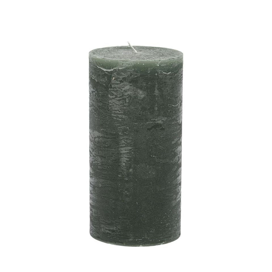 Vela cilíndrica color Hunter Green de 10 cm de diámetro x 20 cm de altura, con duración de 140 horas.