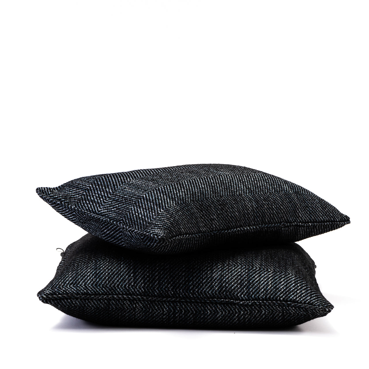 COJIN TAPIZ NEGRO / GRIS VIVO MISMA TELA 60 X 40 CM