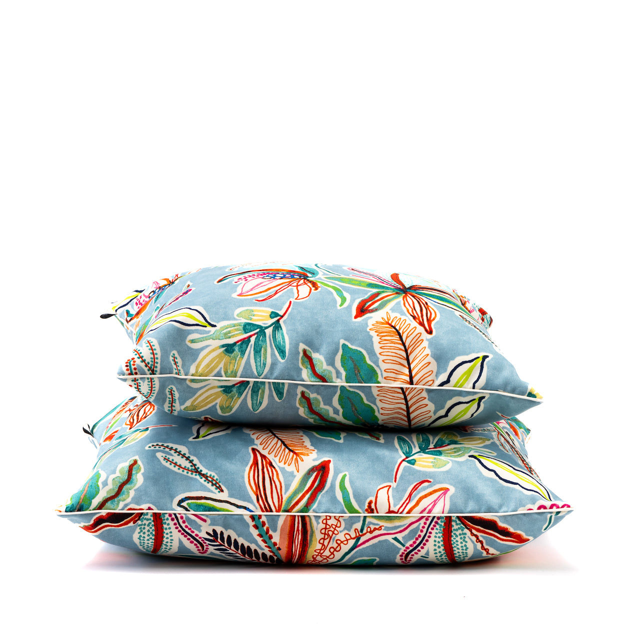 COJIN OUTDOOR FLORES FONDO CELESTE VIVO CREMA 50 X 50 CM