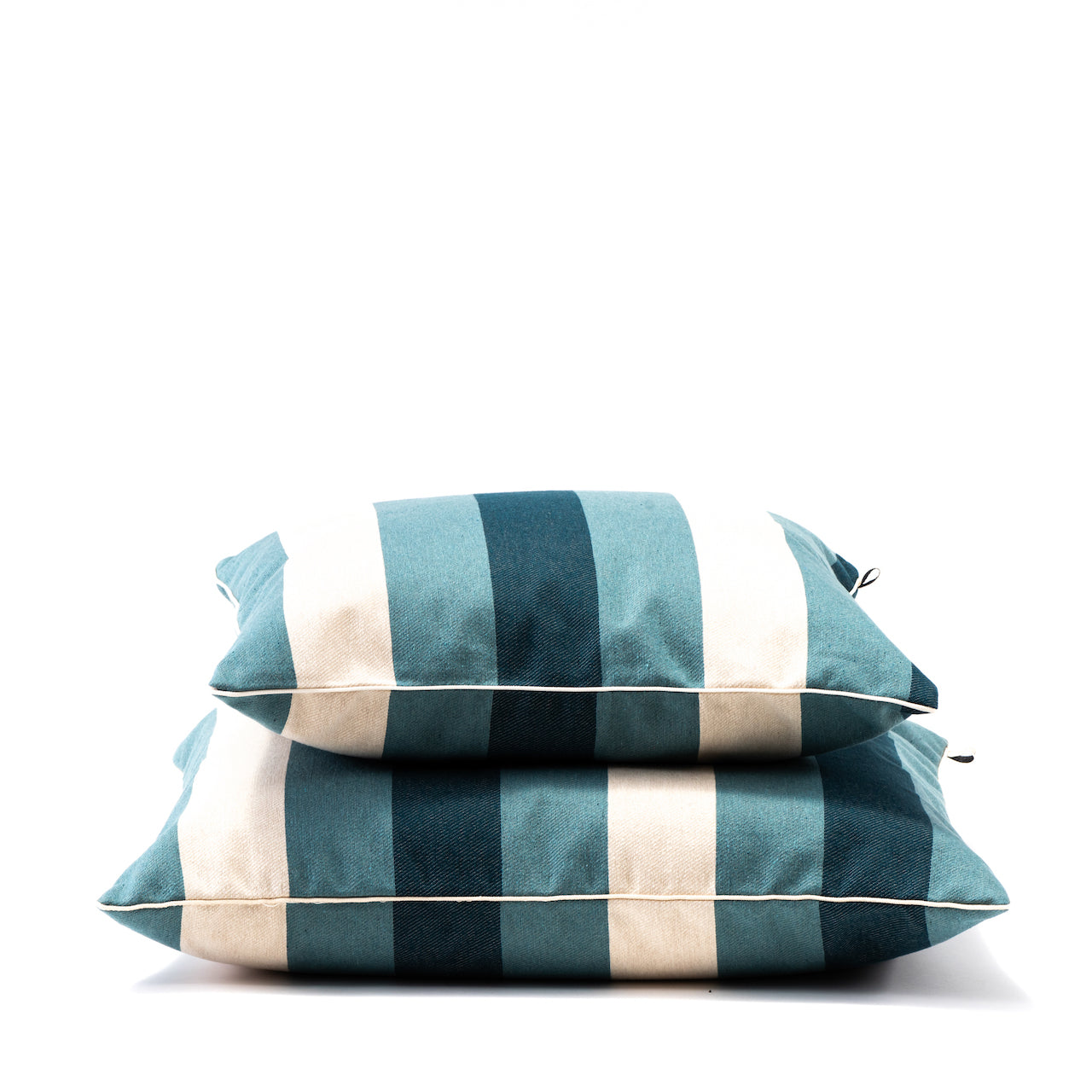 COJIN SUNBRELLA RAYADO PETRÓLEO VIVO CREMA 50 X 50 CM