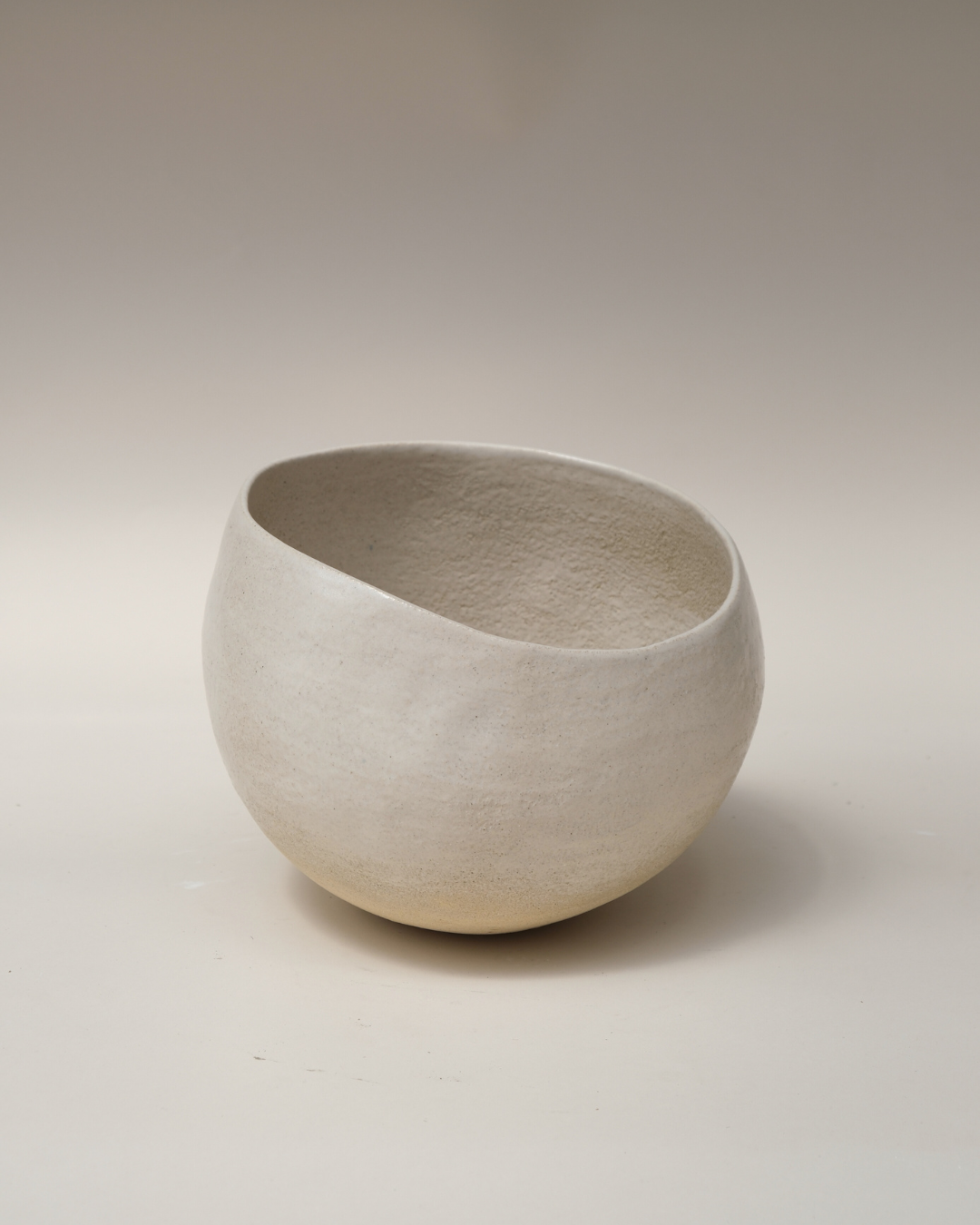 CERÁMICA | Bowl gres irregular blanco  25D x 19H cm