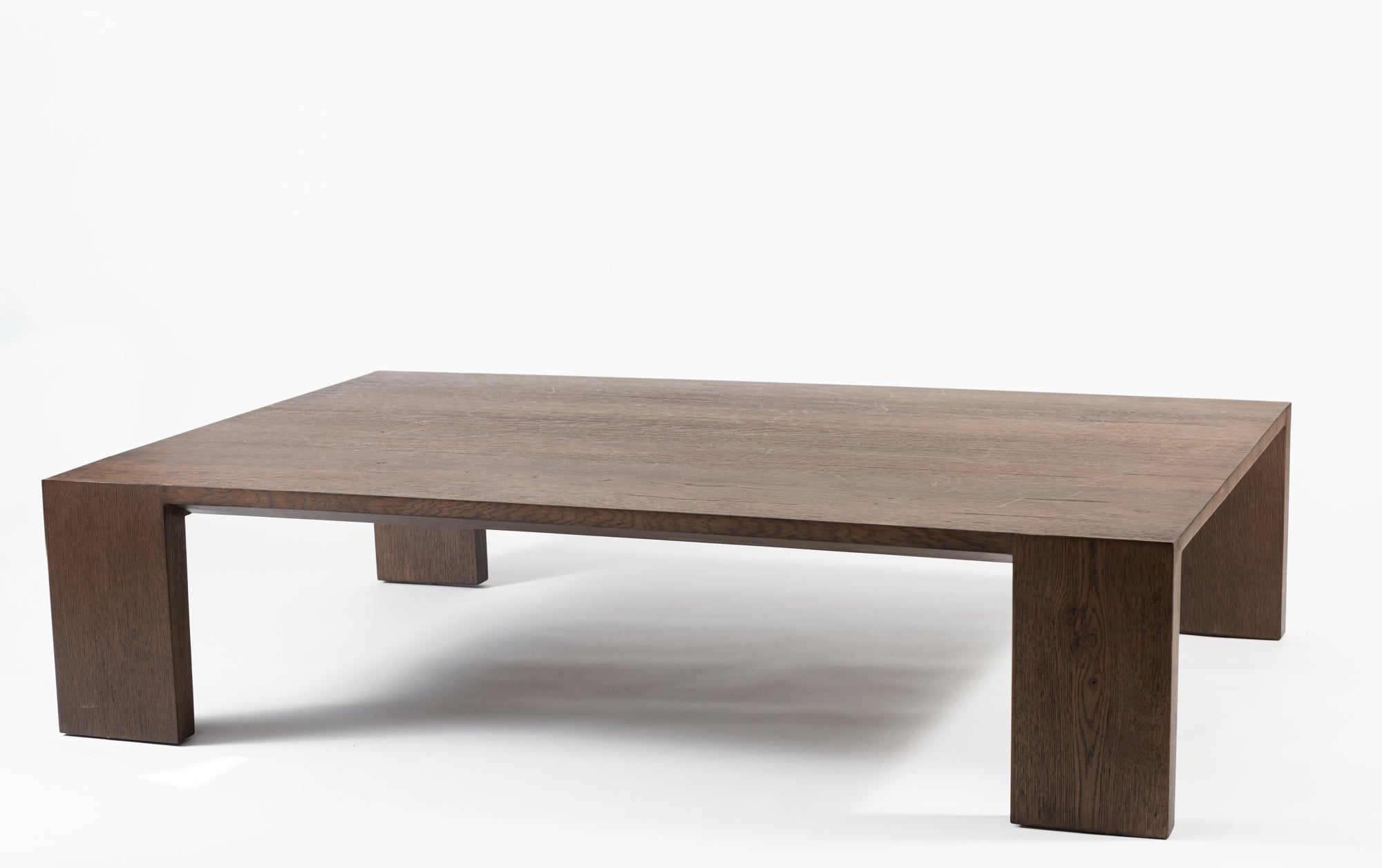 MESA DE CENTRO | Mesa de centro de Roble con acabado café 102A X 162.5L X 38H CM